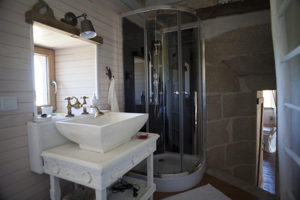 Bed and Breakfast Logis De Riparfonds Bressuire Exterior foto